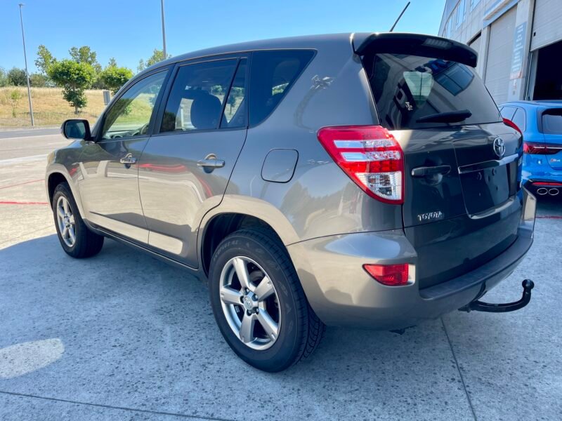 TOYOTA RAV4 D4d 4×4 2.2 D4-d EXECUTIVE