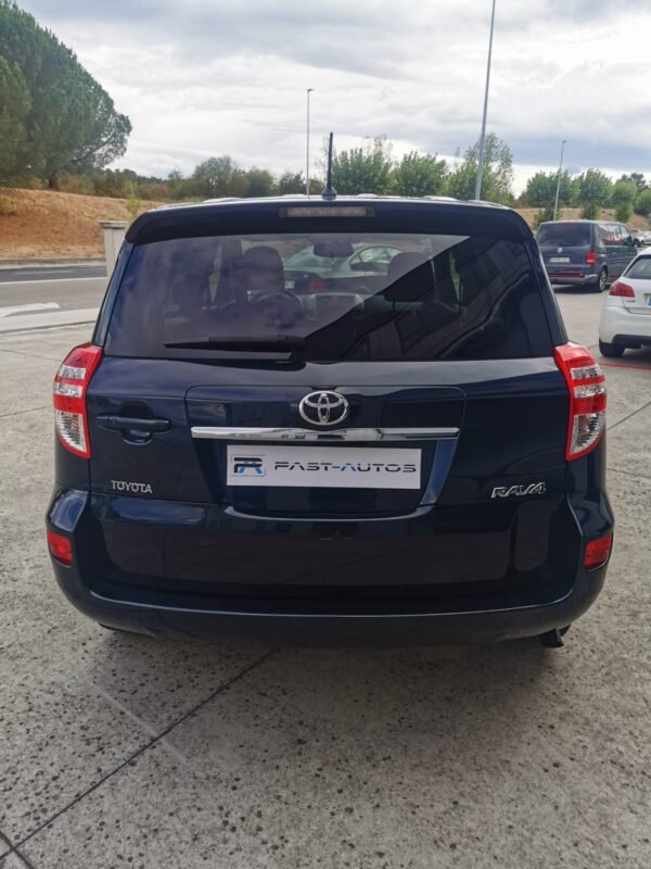 TOYOTA RAV4 2.2 D4D Advance 4×2