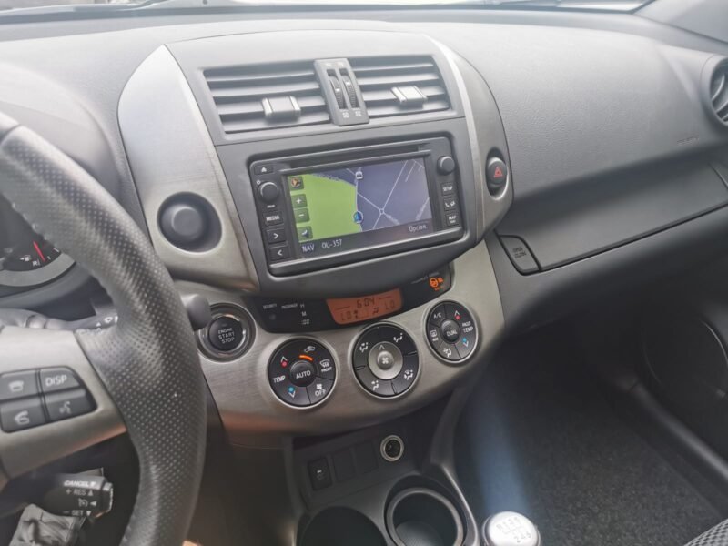 TOYOTA RAV4 2.2 D4D Advance 4×2