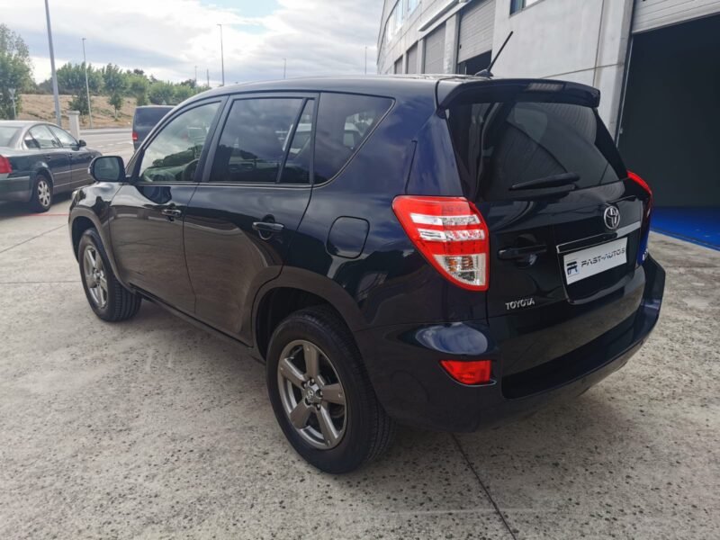 TOYOTA RAV4 2.2 D4D Advance 4×2