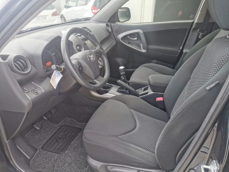 TOYOTA RAV4 2.2 D4D Advance 4×2