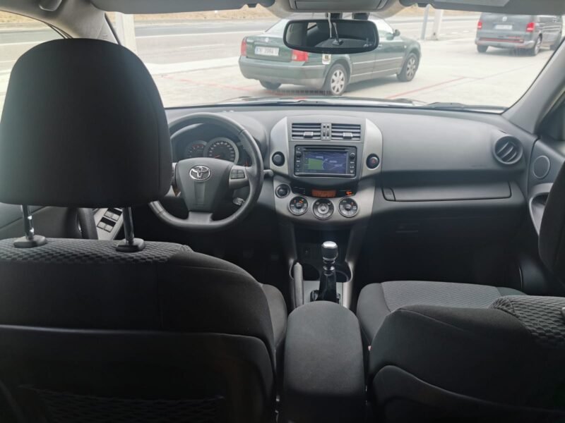 TOYOTA RAV4 2.2 D4D Advance 4×2