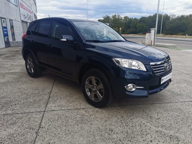 TOYOTA RAV4 2.2 D4D Advance 4×2