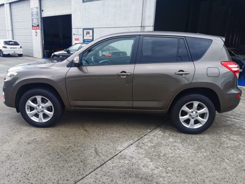 TOYOTA RAV4 4×4 2.2 D4-d ADVANCE