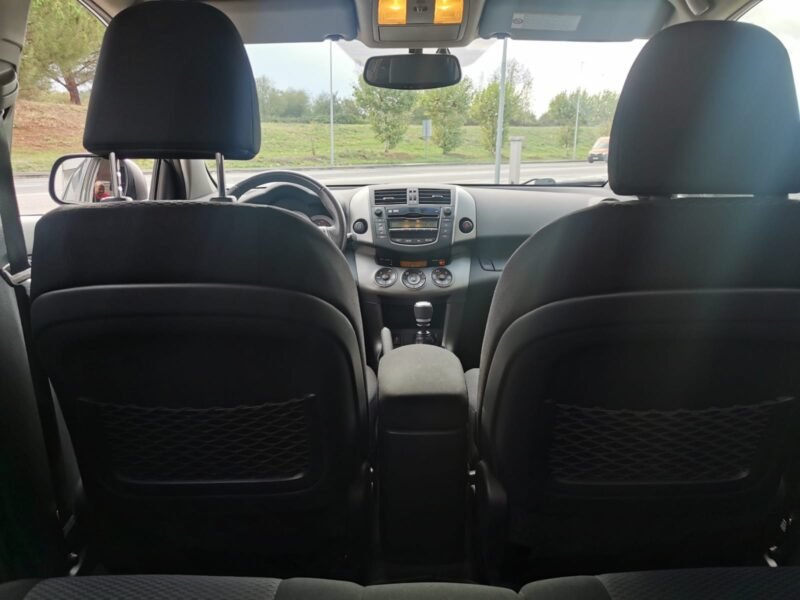 TOYOTA RAV4 4×4 2.2 D4-d ADVANCE