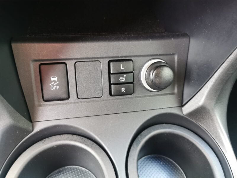 TOYOTA RAV4 4×4 2.2 D4-d ADVANCE