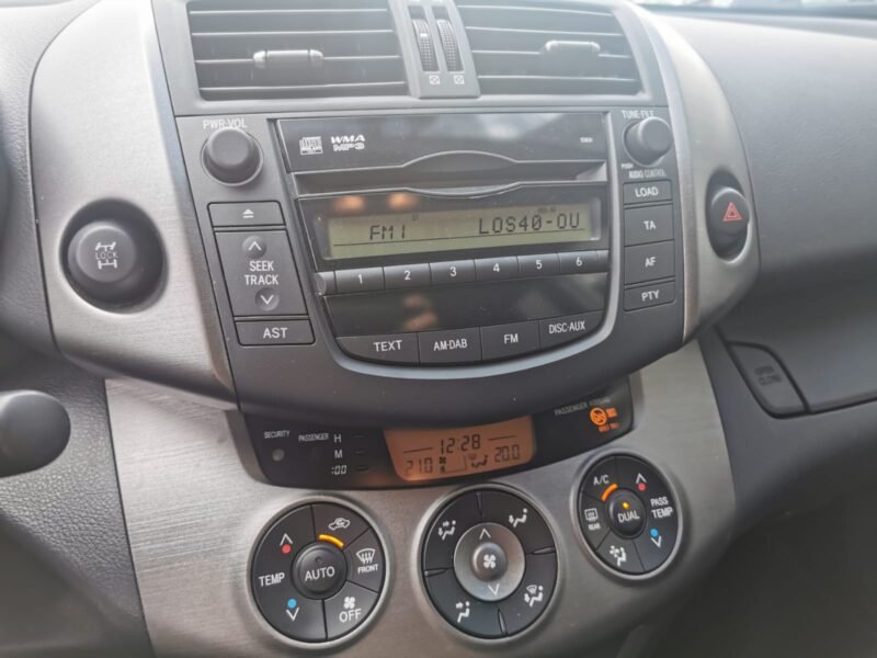 TOYOTA RAV4 4×4 2.2 D4-d ADVANCE