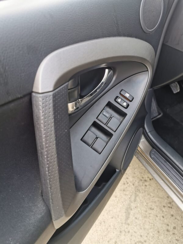 TOYOTA RAV4 4×4 2.2 D4-d ADVANCE