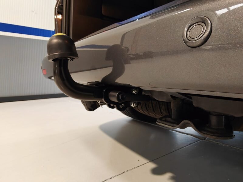 VOLKSWAGEN MULTIVAN T5.1 2.0 TDI DSG CONFORTLINE EDITION