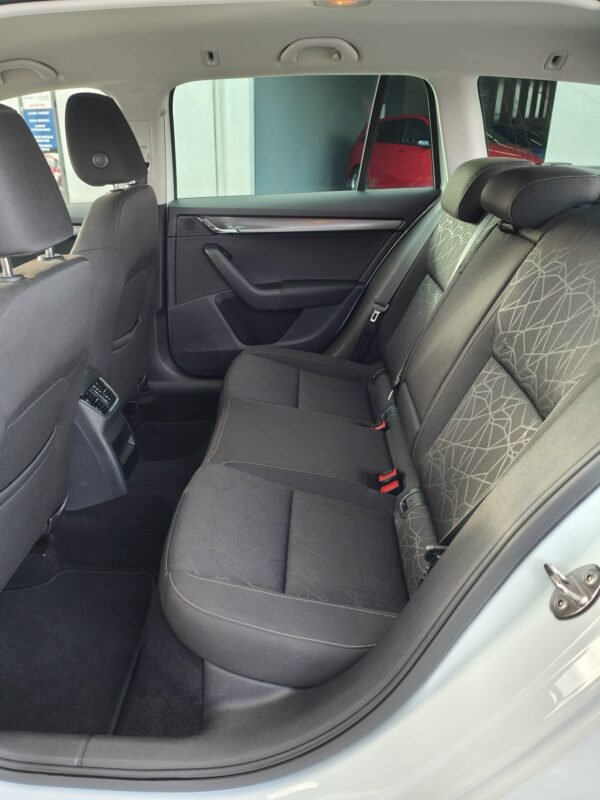 SKODA Octavia Combi 2.0 TDI CR 110KW 150CV CLEVER