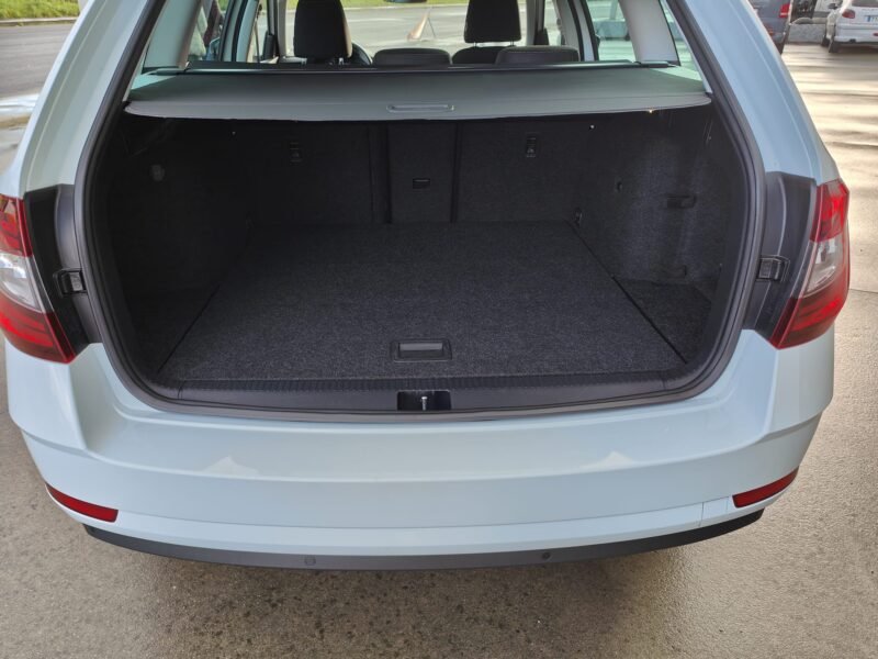 SKODA Octavia Combi 2.0 TDI CR 110KW 150CV CLEVER