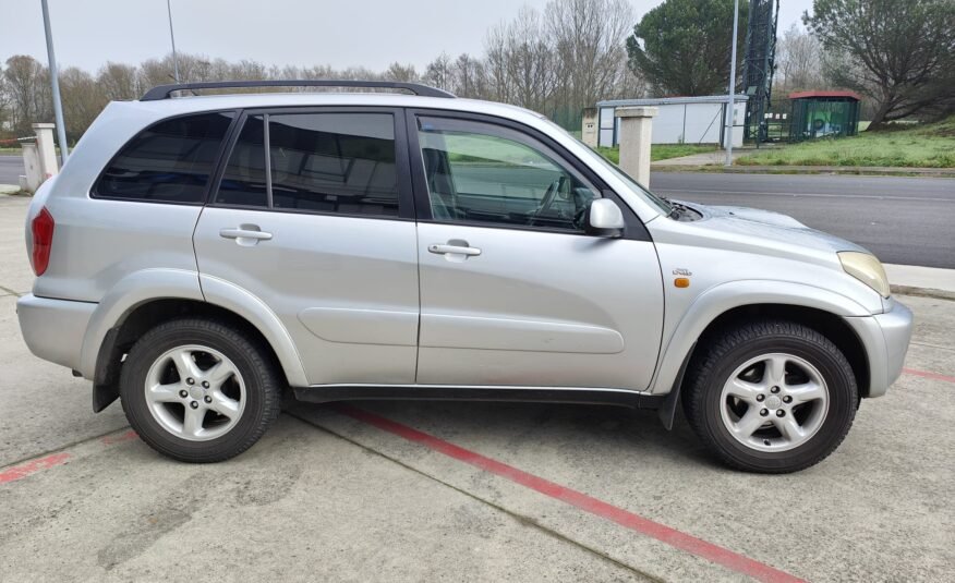 TOYOTA RAV4 D4d Sol
