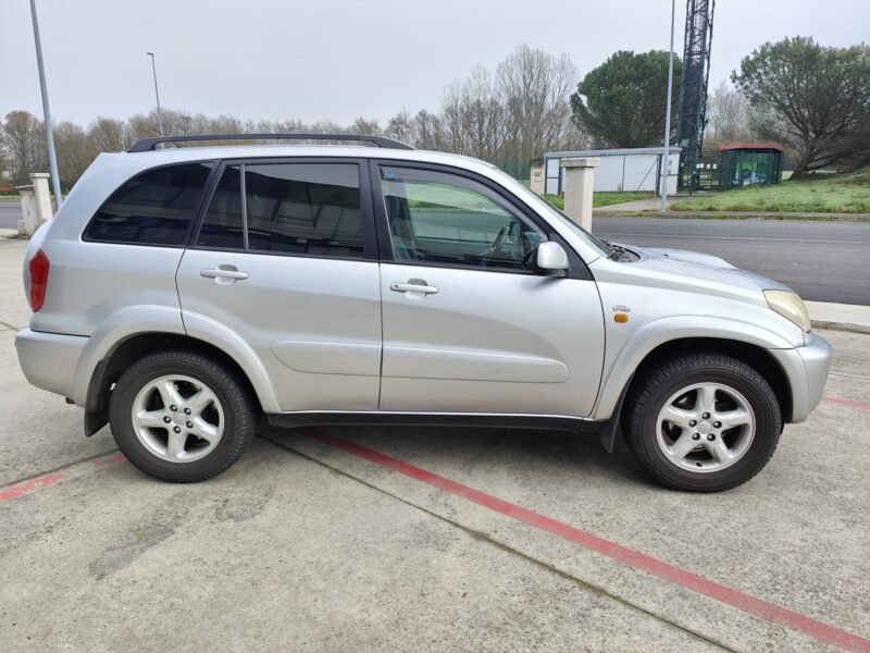 TOYOTA RAV4 D4d Sol