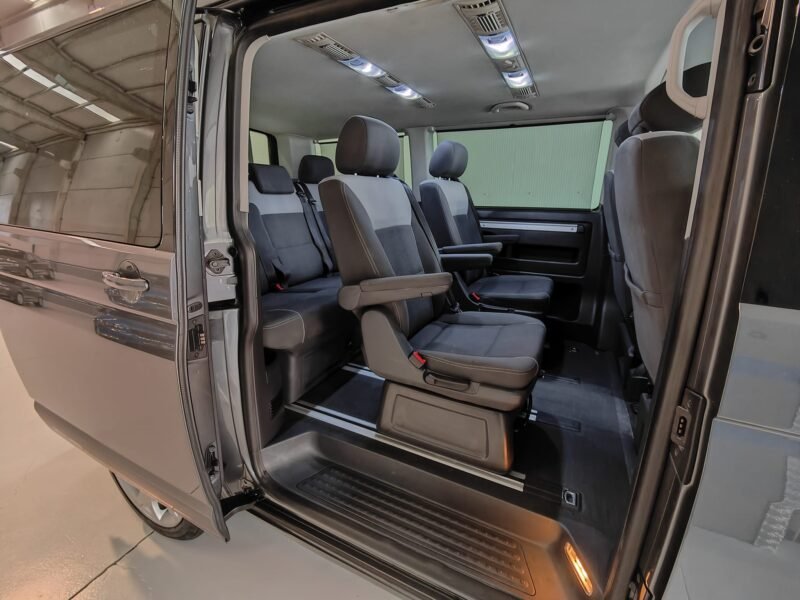 VOLKSWAGEN MULTIVAN T5.1 2.0 TDI DSG CONFORTLINE EDITION