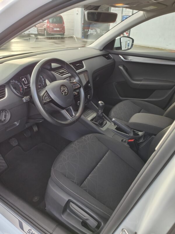 SKODA Octavia Combi 2.0 TDI CR 110KW 150CV CLEVER