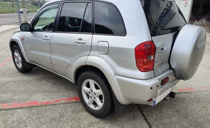 TOYOTA RAV4 D4d Sol