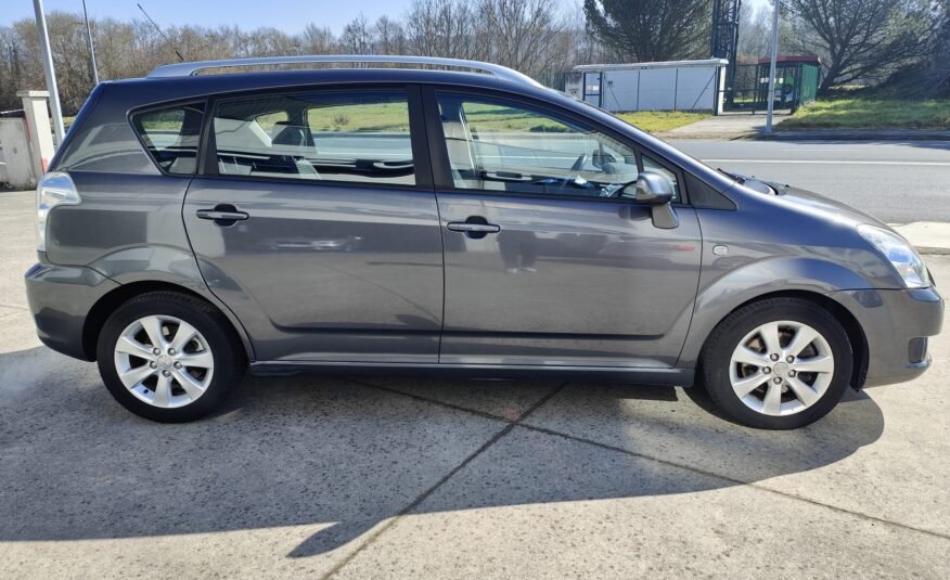 TOYOTA Corolla VERSO 2.2 D4d LUNA
