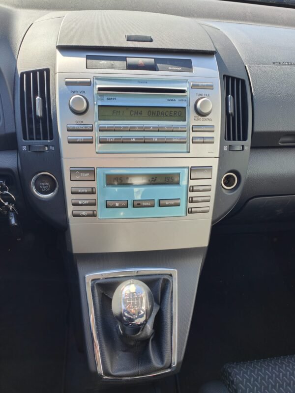 TOYOTA Corolla VERSO 2.2 D4d LUNA