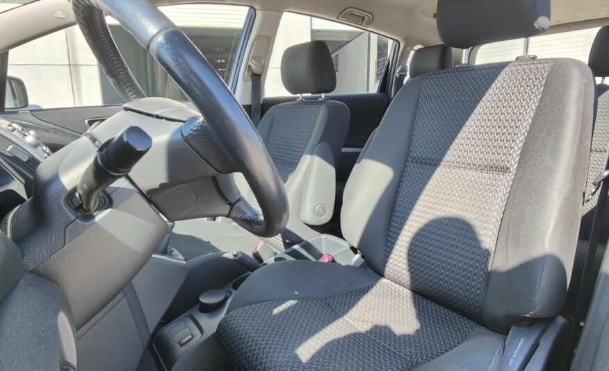 TOYOTA Corolla VERSO 2.2 D4d LUNA