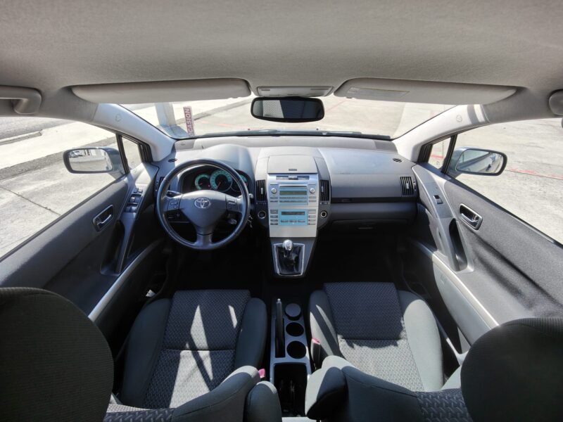 TOYOTA Corolla VERSO 2.2 D4d LUNA