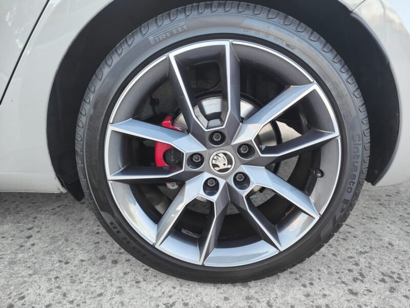 SKODA Octavia combi v-RS 2.0 TDI DSG V-RS