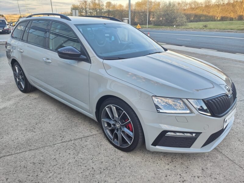 SKODA Octavia combi v-RS 2.0 TDI DSG V-RS