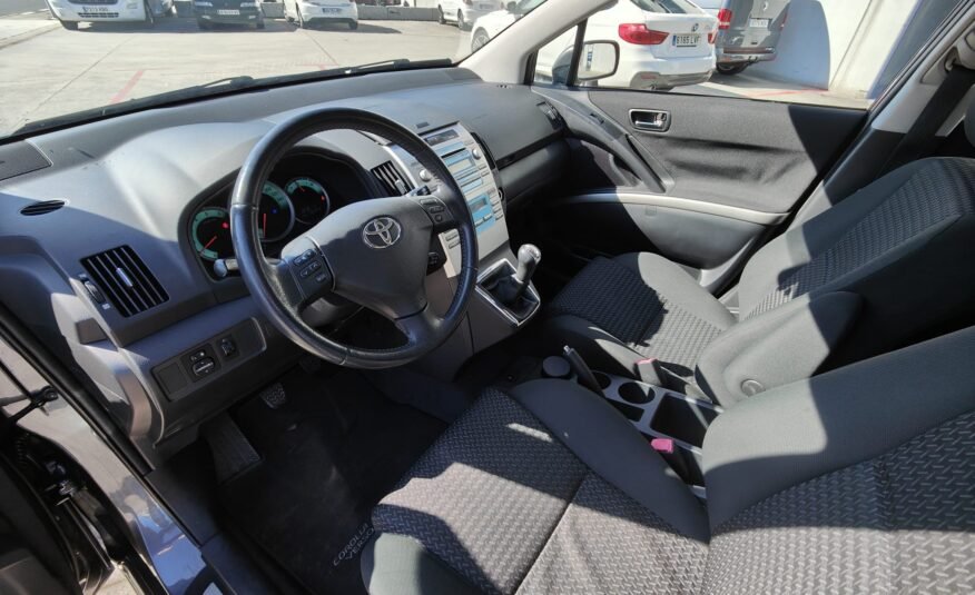 TOYOTA Corolla VERSO 2.2 D4d LUNA