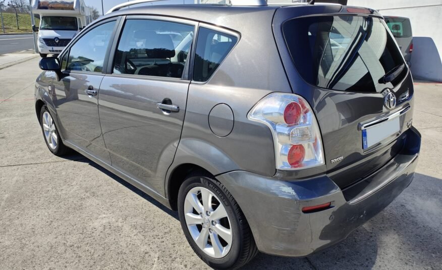 TOYOTA Corolla VERSO 2.2 D4d LUNA