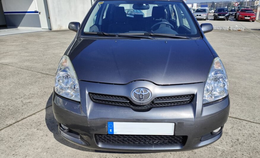 TOYOTA Corolla VERSO 2.2 D4d LUNA