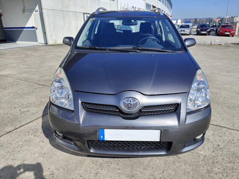 TOYOTA Corolla VERSO 2.2 D4d LUNA