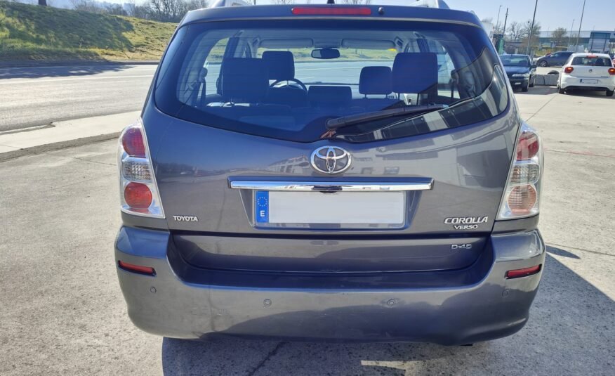 TOYOTA Corolla VERSO 2.2 D4d LUNA