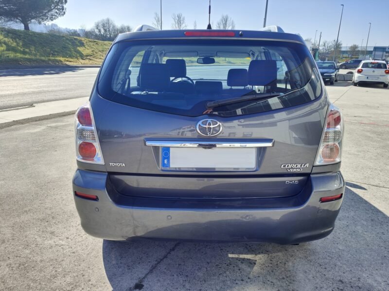 TOYOTA Corolla VERSO 2.2 D4d LUNA