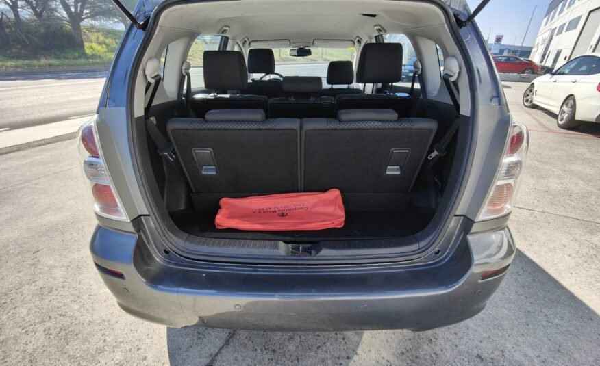 TOYOTA Corolla VERSO 2.2 D4d LUNA