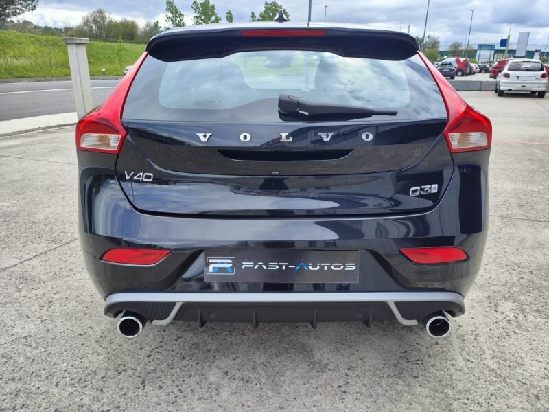 VOLVO V40 D3 RDesign Momentum
