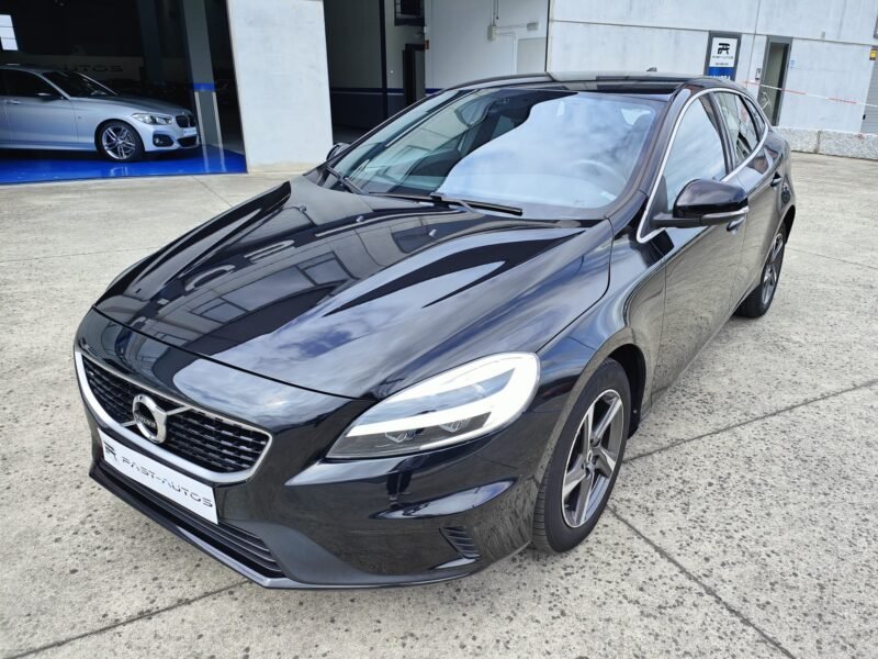 VOLVO V40 D3 RDesign Momentum