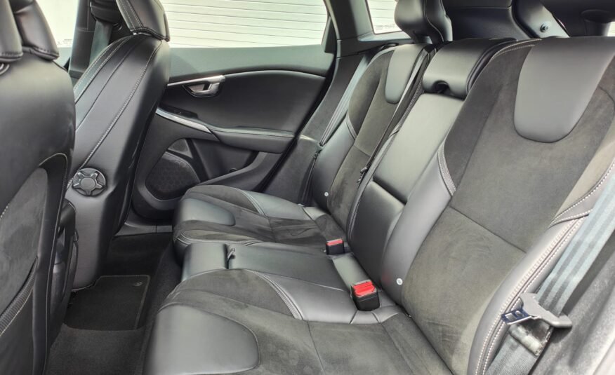 VOLVO V40 D3 RDesign Momentum
