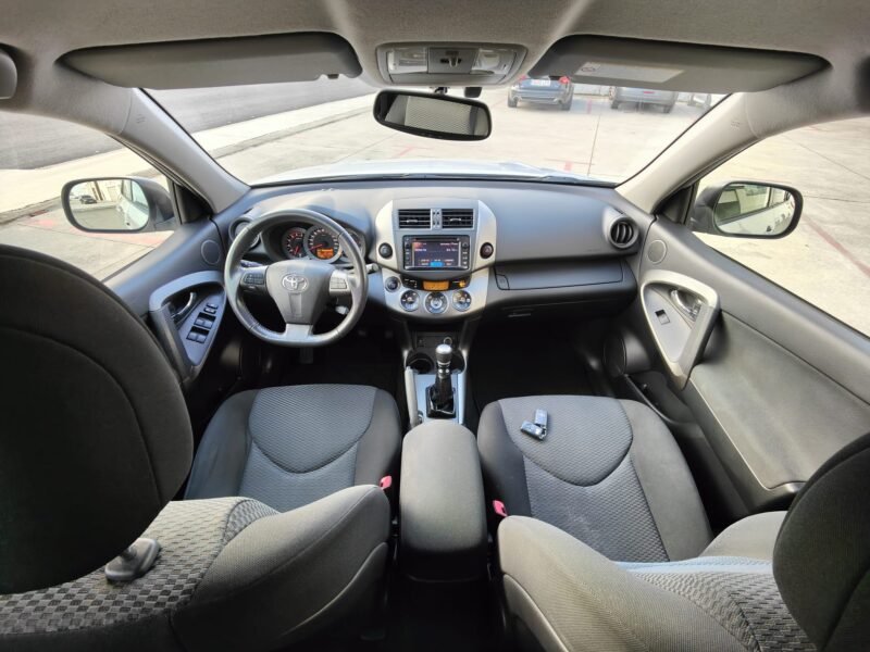 TOYOTA RAV4 D4d 4×4 ADVANCE 4X4