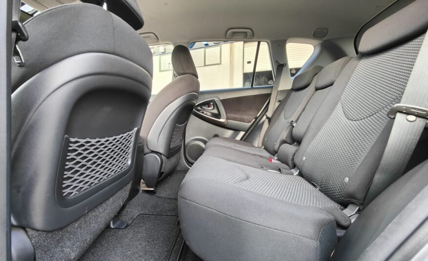 TOYOTA RAV4 D4d 4×4 ADVANCE 4X4