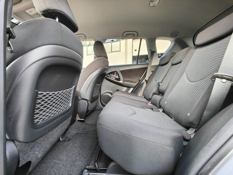 TOYOTA RAV4 D4d 4×4 ADVANCE 4X4