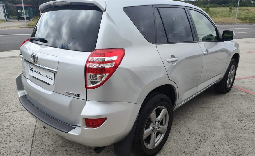 TOYOTA RAV4 D4d 4×4 ADVANCE 4X4