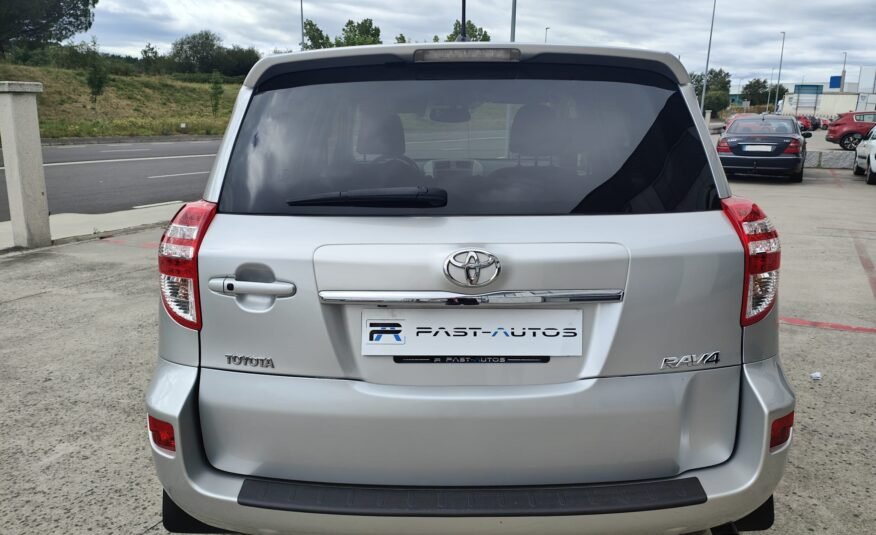 TOYOTA RAV4 D4d 4×4 ADVANCE 4X4
