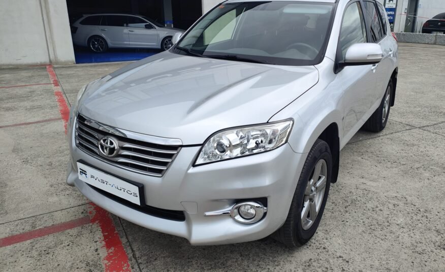 TOYOTA RAV4 D4d 4×4 ADVANCE 4X4