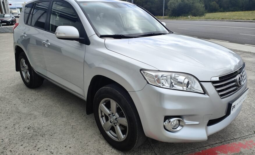 TOYOTA RAV4 D4d 4×4 ADVANCE 4X4