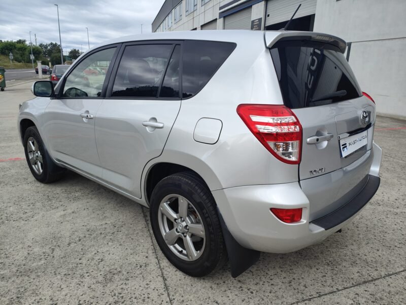 TOYOTA RAV4 D4d 4×4 ADVANCE 4X4