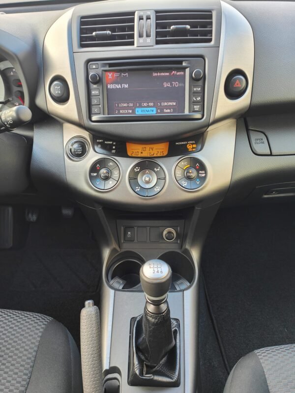 TOYOTA RAV4 D4d 4×4 ADVANCE 4X4