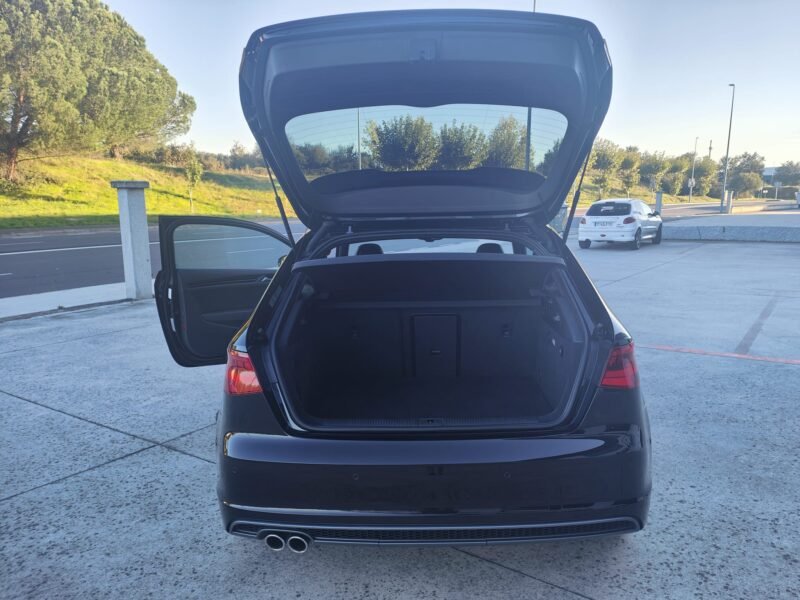 AUDI A3 S-LINE QUATTRO 2.0 TDi