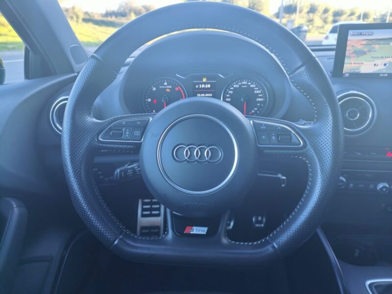AUDI A3 S-LINE QUATTRO 2.0 TDi
