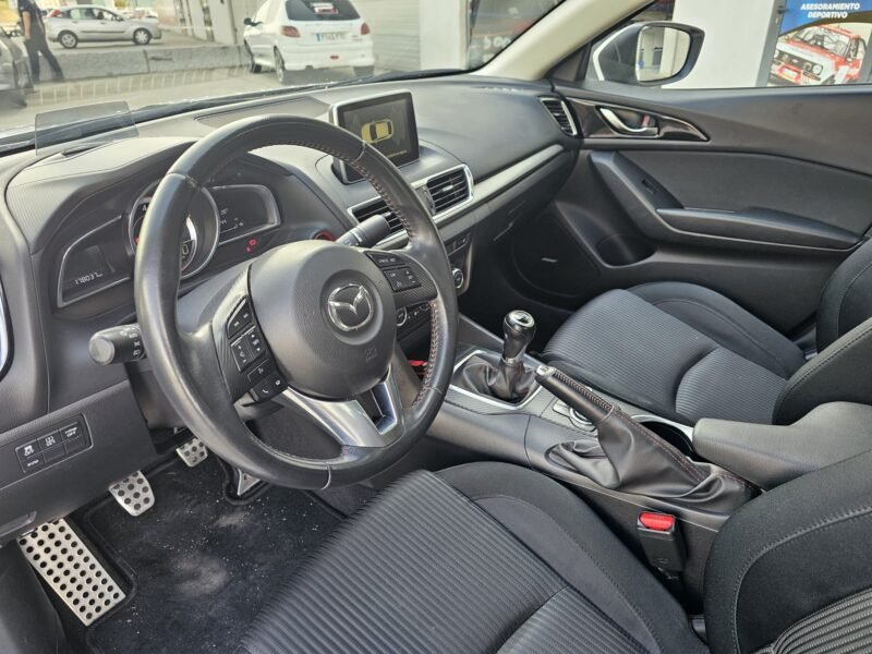 MAZDA 3 2.2 DE 150 MT Luxury SDN 4p.