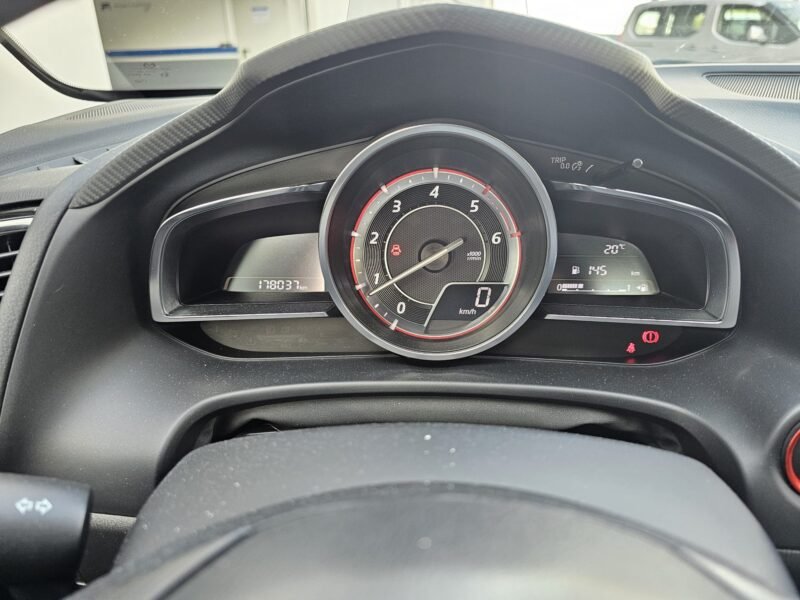 MAZDA 3 2.2 DE 150 MT Luxury SDN 4p.