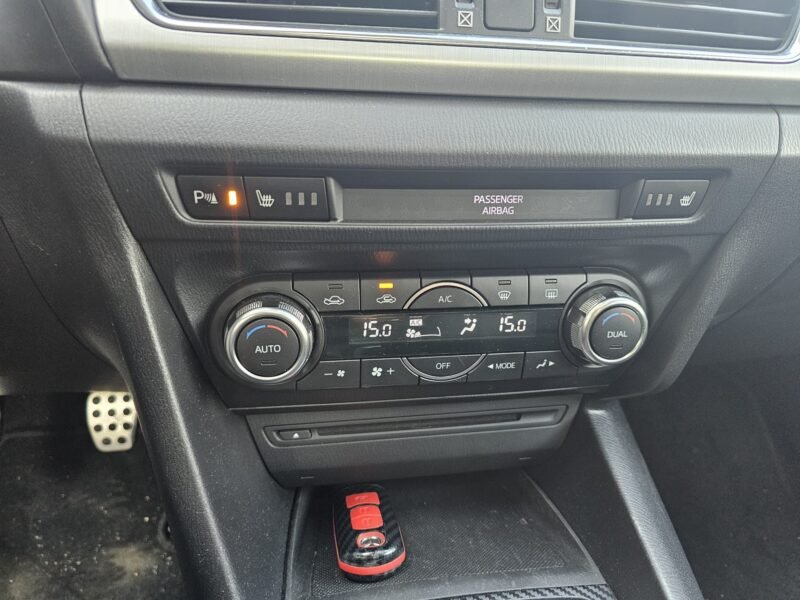 MAZDA 3 2.2 DE 150 MT Luxury SDN 4p.